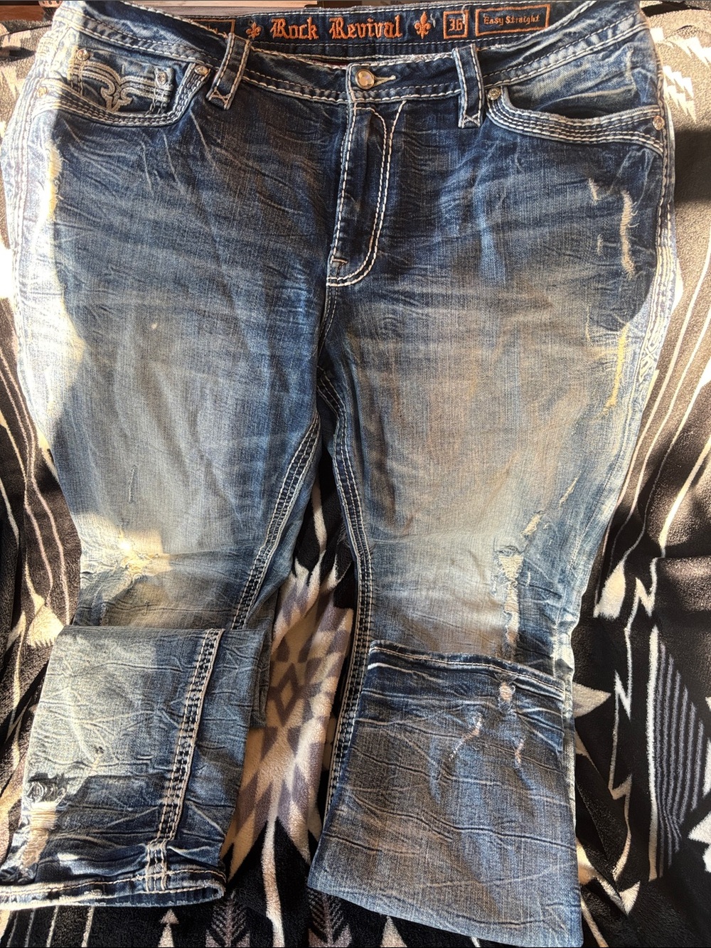 NEVER WORN Rock Revival Women’s Distressed Blue slim boot Jeans with Fade